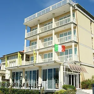 *** Hotel Savoy Italia